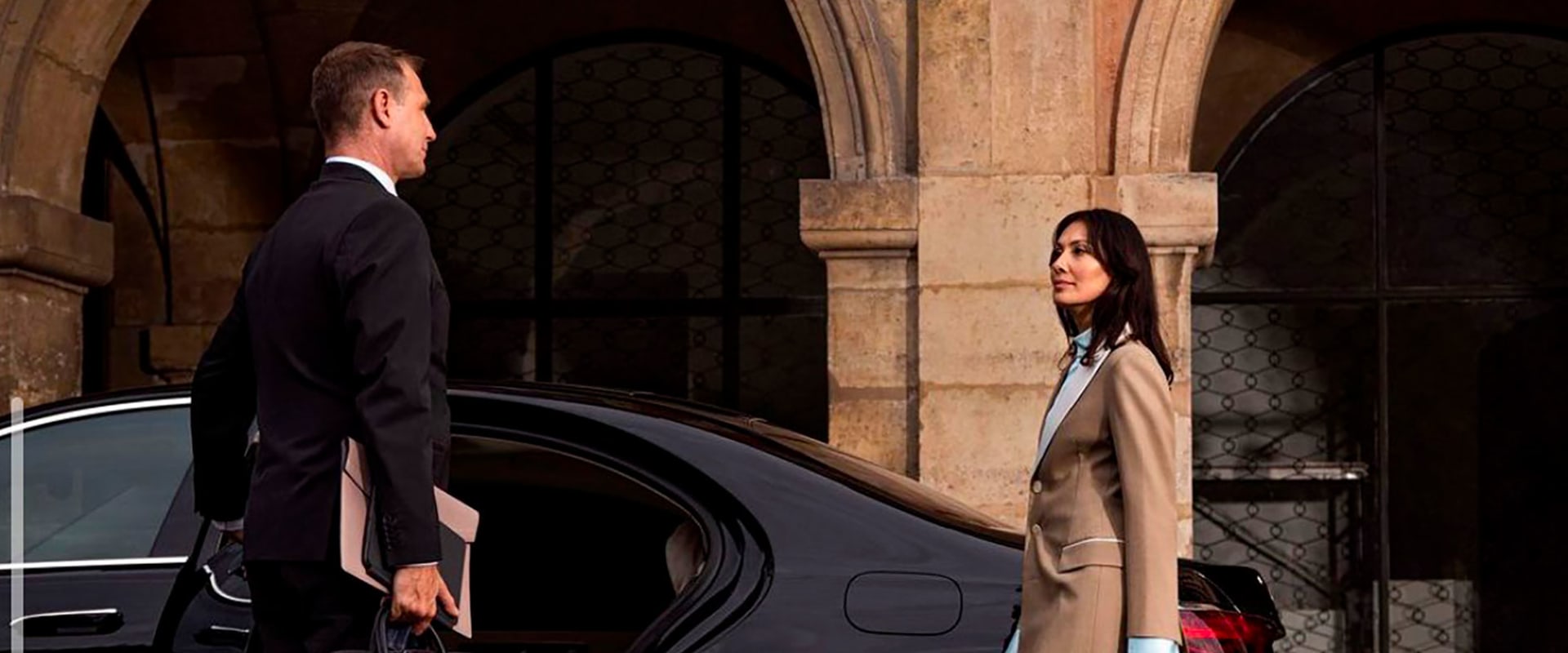 The Ultimate Guide to Changing Your Reservation with a Luxury Chauffeur Service